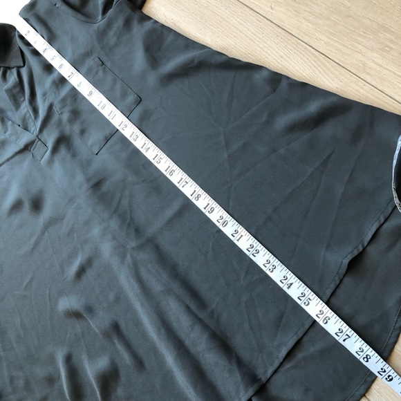 Anthropologie Pleione Collared Classic Blouse in Dark Green Size S Pleated - Picture 3 of 9